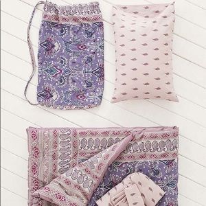 Twin XL Plum & Bow Hazelle comforter set